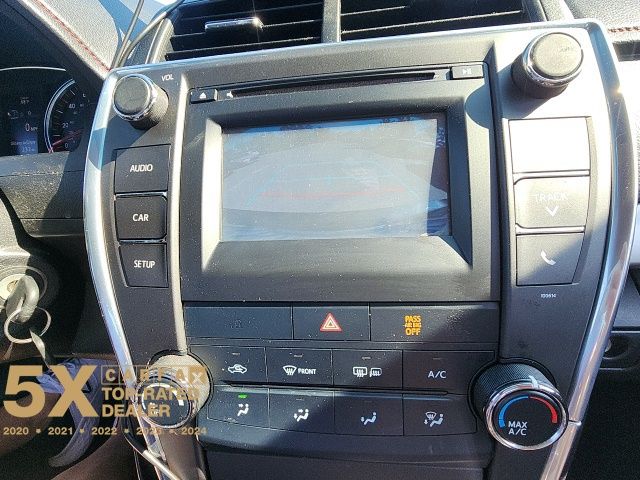 2017 Toyota Camry SE photo