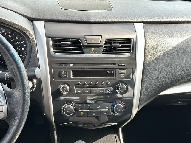 2013 Nissan Altima Sedan S - Photo 17