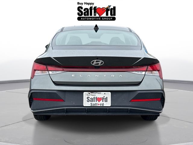2024 Hyundai Elantra SEL - Photo 6