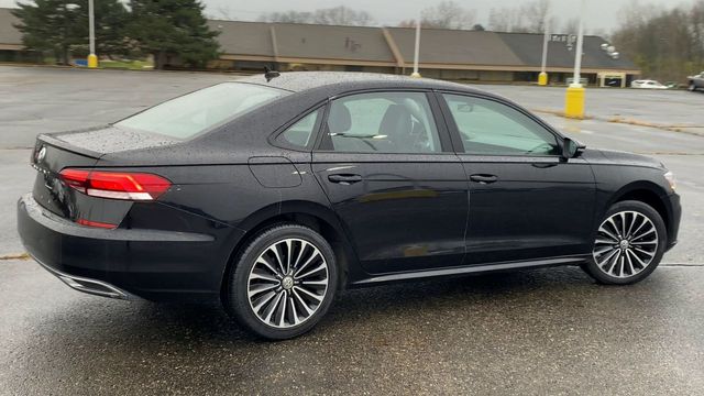 2022 Volkswagen Passat 2.0T Limited Edition 8