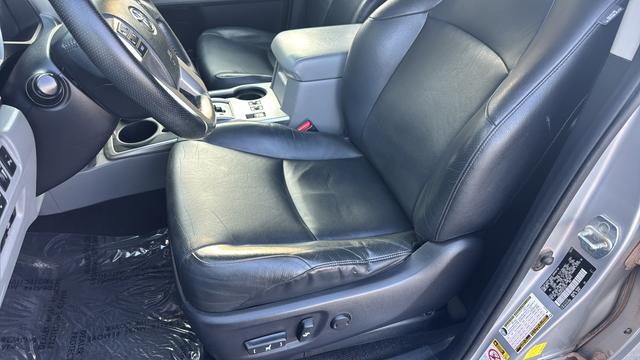 Used 2013 Classic Silver Metallic Toyota SR5 image 9