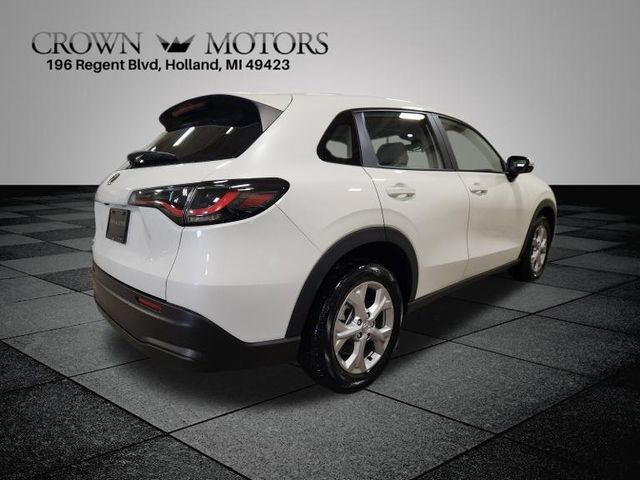 View vehicle photo 3