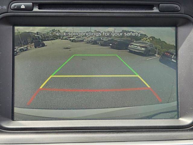 Used 2015 White Kia EX image 21