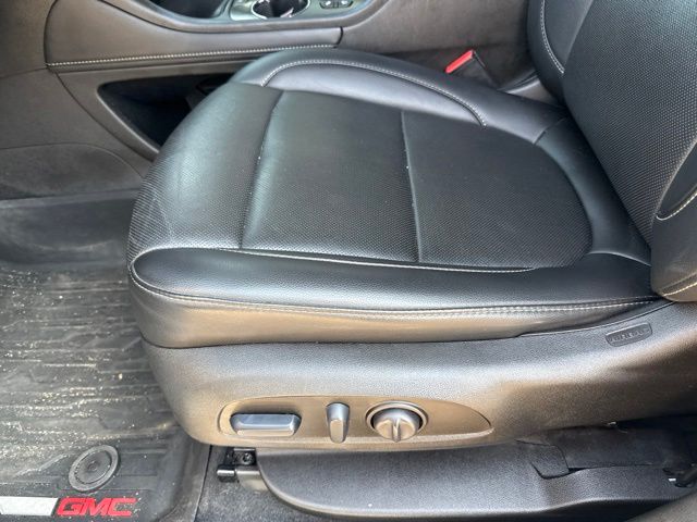 2023 Summit White GMC Acadia SLT AWD SUV