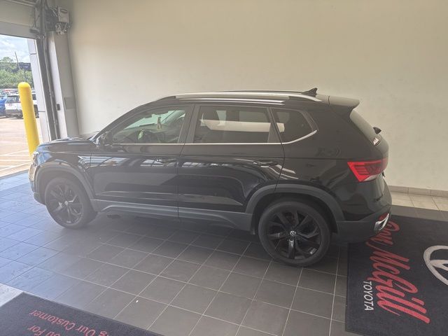 2023 Volkswagen Taos 1.5T SE Black at DeMontrond Auto Country
