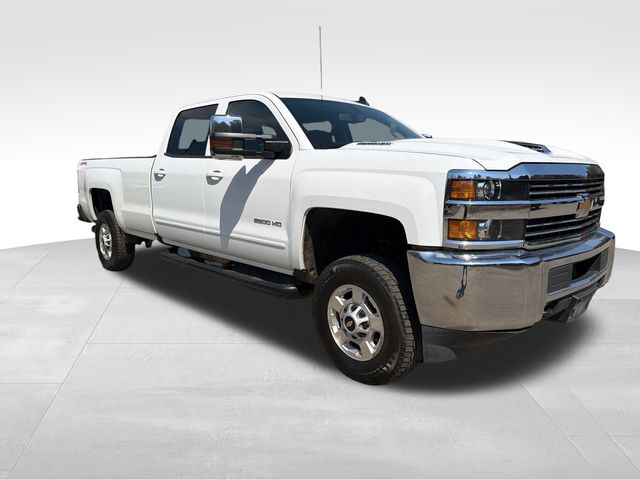 Summit White 2018 Chevrolet Silverado 2500HD LT Crew Cab 4WD Pickup Truck Four-Wheel Drive 6-Speed Automatic