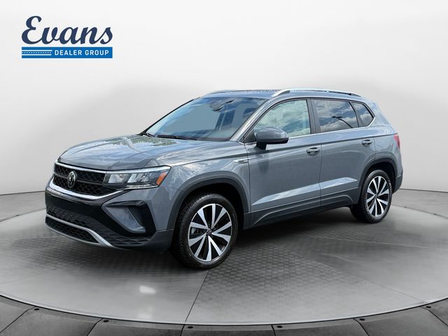 Volkswagen Taos SE FWD