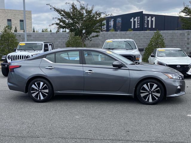 2021 Nissan Altima 2.5 SV 2