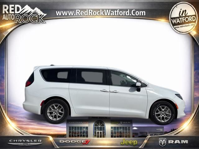 Bright White Clearcoat 2023 Chrysler Voyager LX FWD Minivan Front-Wheel Drive 9-Speed Automatic