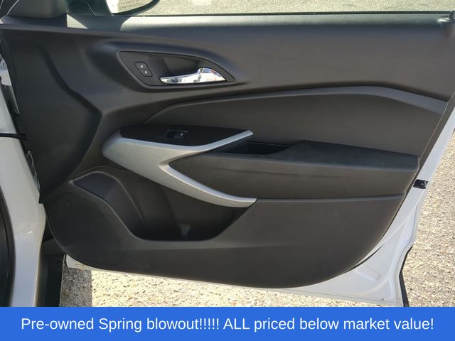 Used 2025 Summit White Chevrolet LS image 41