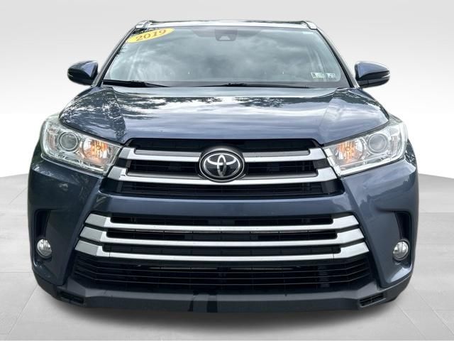 used 2019 Toyota Highlander car, priced at $24,059