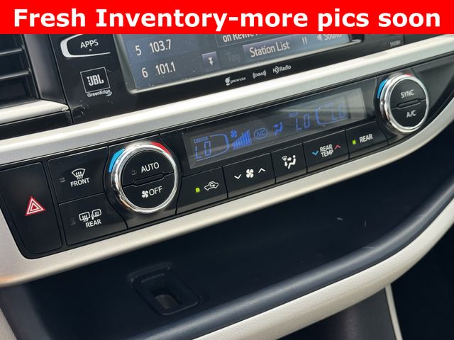 2019 Toyota Highlander Limited Platinum Silver at River Oaks CDJR