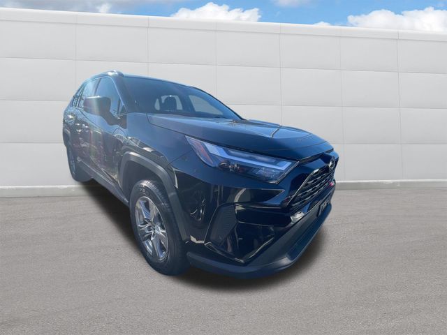 2022 Toyota RAV4 XLE 8