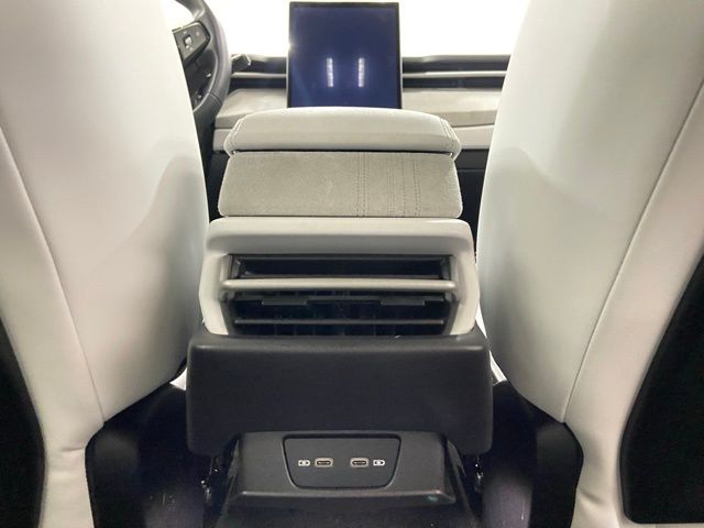 2023 Fisker Ocean thumbnail 36