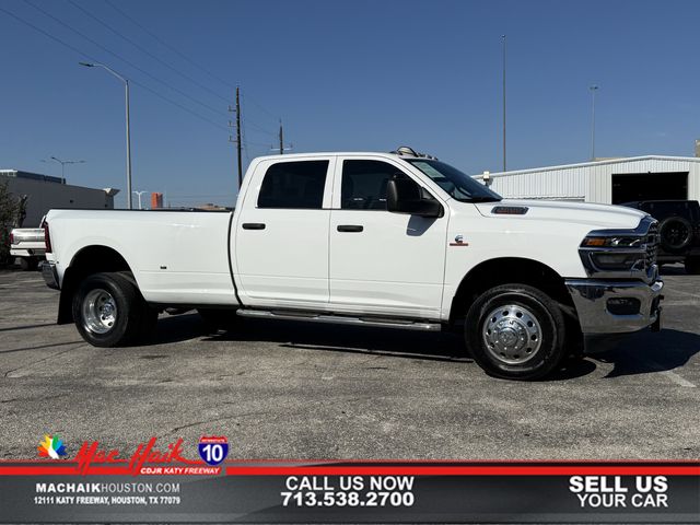 2025 RAM 3500 Tradesman Crew Cab LB DRW 4WD