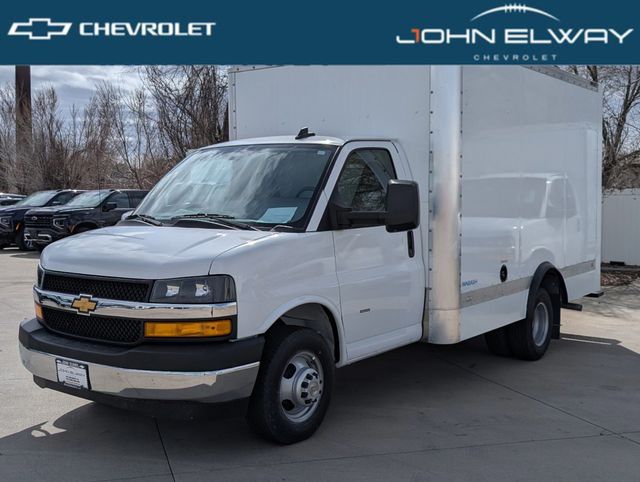 Summit White 2024 Chevrolet Express Chassis Van Rear-Wheel Drive 8-Speed Automatic