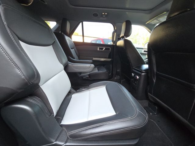 2023 Ford Explorer XLT:B02479