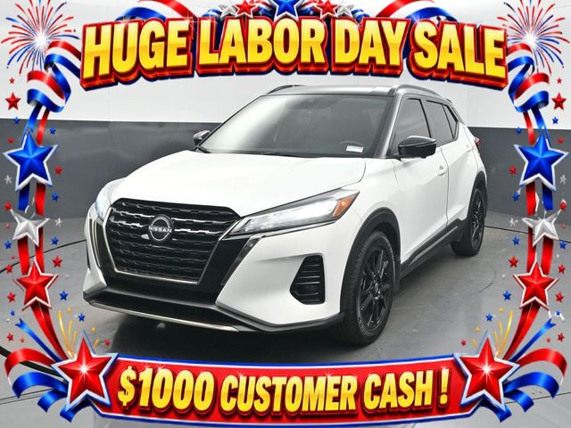Aspen White Tricoat/Super Black 2023 Nissan Kicks SUV / Crossover Front-Wheel Drive Continuously Variable Transmission