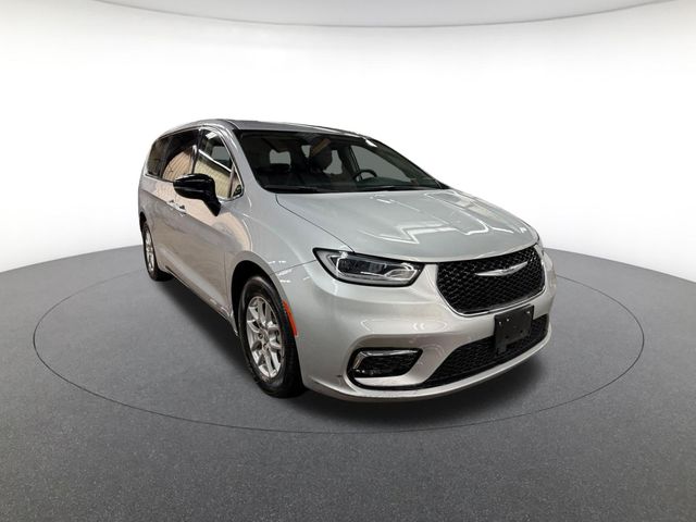 used 2024 Chrysler Pacifica car, priced at $25,290