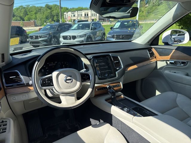 Certified Used 2022  Volvo T6 Momentum image 14