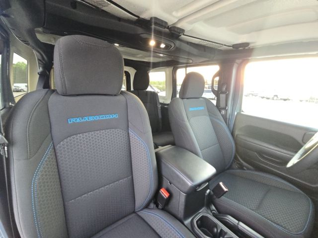 2025 Jeep Wrangler Rubicon 4xe:B02249