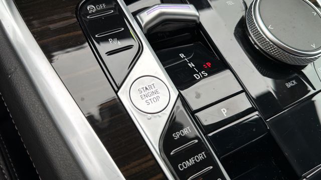 Used 2024 Black BMW xDrive40i image 33