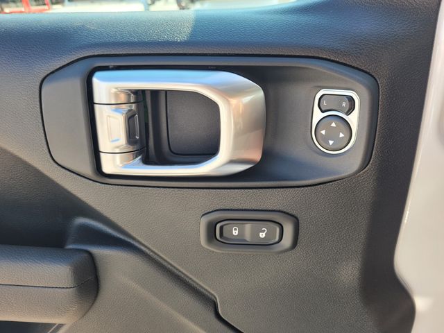 New 2026 White/off-white Jeep Sport S image 21