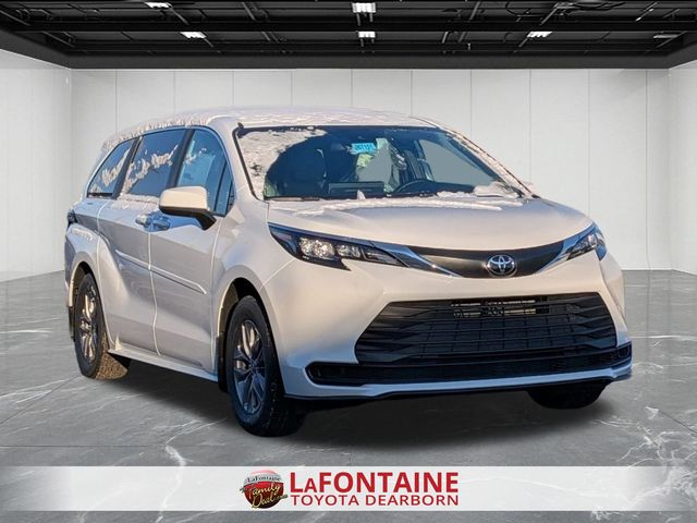 2026 Toyota Sienna LE - Photo 7