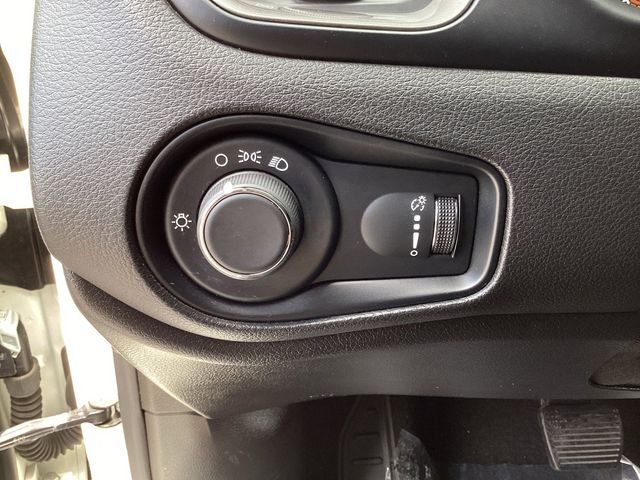 Used Car 2023 Jeep Renegade  Latitude For Sale Under $20,000 In San Antonio, Texas
