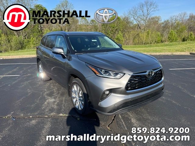 Heavy Metal 2026 Toyota Highlander Limited AWD SUV / Crossover All-Wheel Drive 8-Speed Automatic