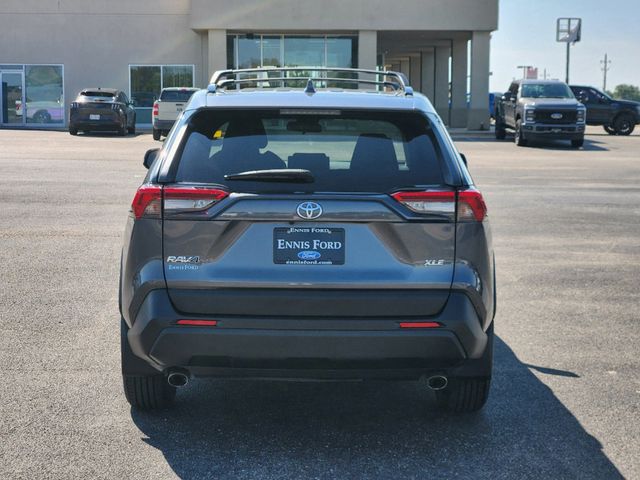 2021 Toyota RAV4 XLE 6