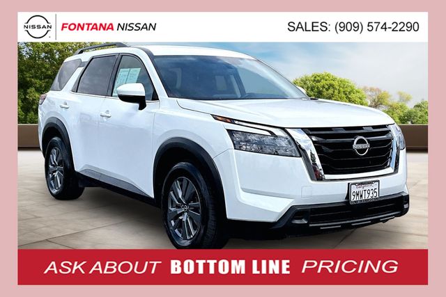Glacier White 2024 Nissan Pathfinder SUV / Crossover Front-Wheel Drive 9-Speed Automatic