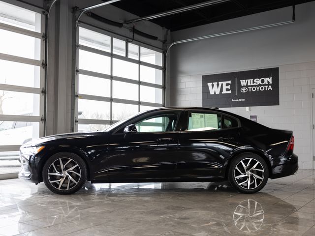 2019 Volvo S60 T5 Momentum FWD