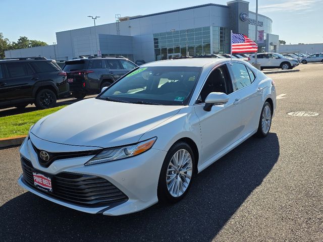 Pearl 2018 Toyota Camry Sedan Front-Wheel Drive 8-Speed Automatic