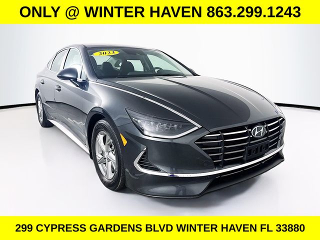 Gray 2023 Hyundai Sonata Sedan Front-Wheel Drive 8-Speed Automatic