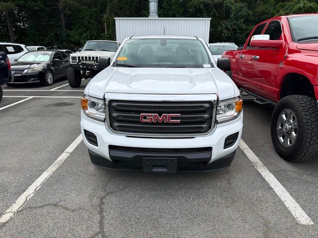 Used 2017 White GMC Base image 3