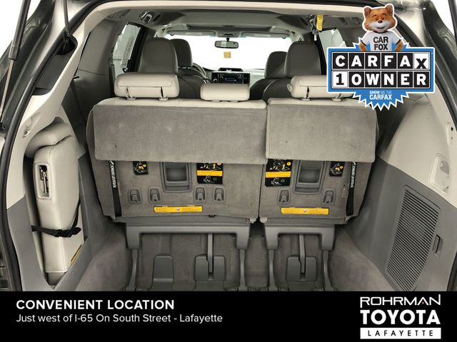 2011 Toyota Sienna XLE 25