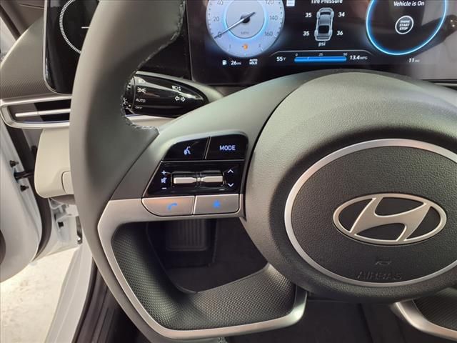 2025 Hyundai Elantra Limited photo