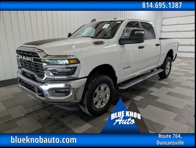 2026 RAM 2500 Blanco (Bright White Clearcoat) Camioneta Todo terreno 8 velocidades Automática