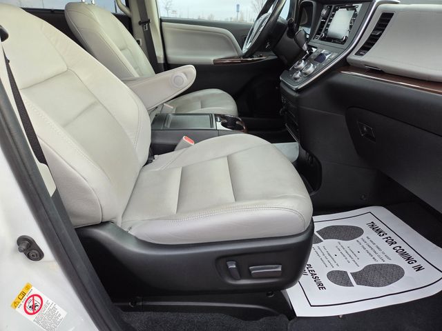 2019 Toyota Sienna XLE Auto Access Seat