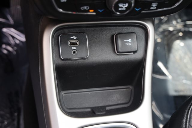 2018 Jeep Compass Latitude White at River Oaks CDJR
