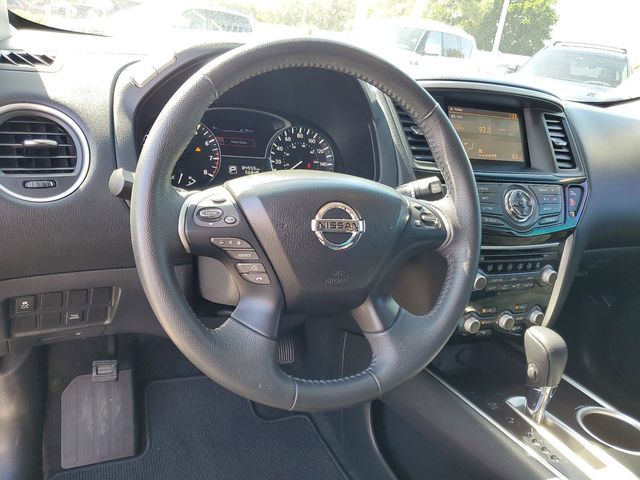 2015 Nissan Pathfinder SV 21