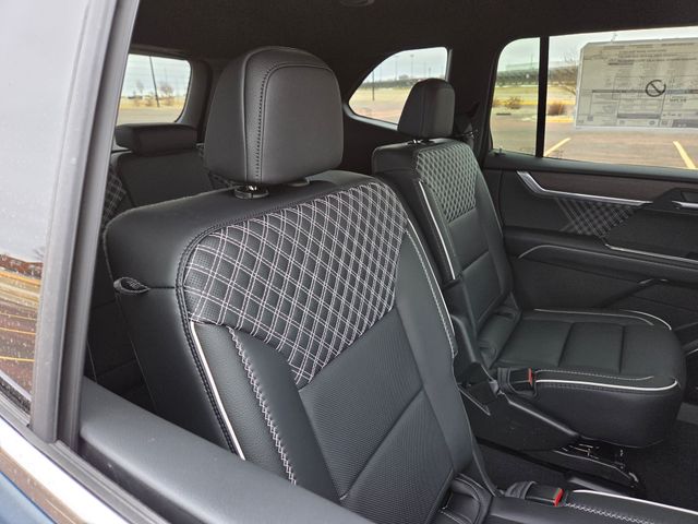 2026 GMC Acadia Denali AWD