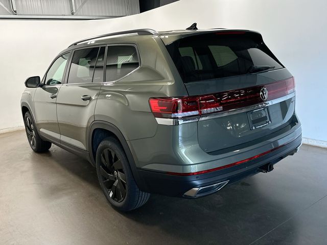 2026 Volkswagen Atlas 2.0T SE w/Technology Green at Subaru and VW of Moon Township