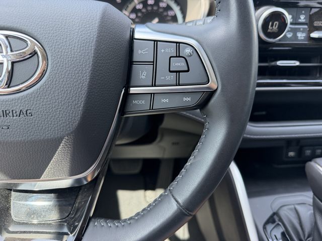 2021 Toyota Highlander XLE White at Don McGill Toyota