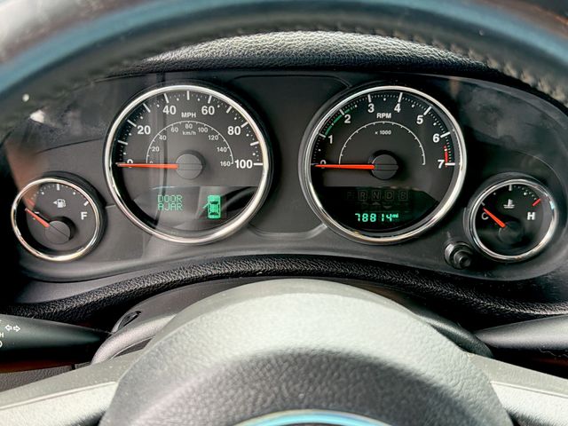 Used 2017 White Jeep Sport image 23