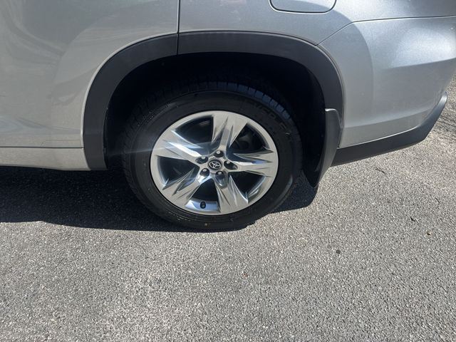 Used 2019 Silver Toyota Limited image 36