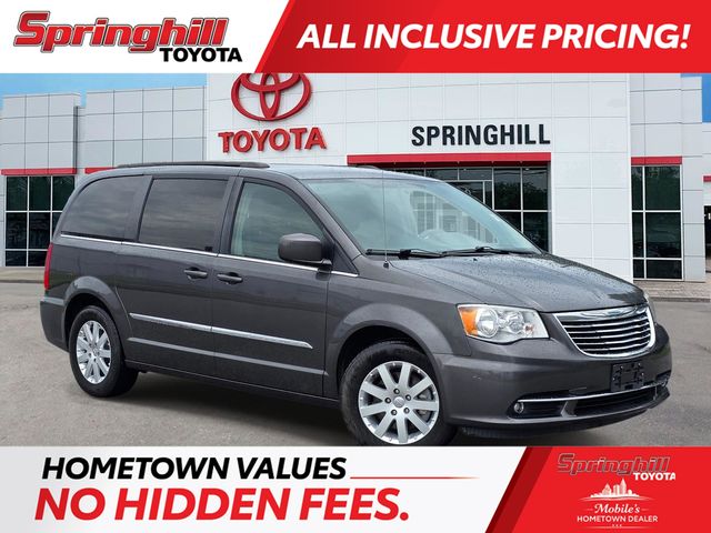 2016 Chrysler Town & Country Touring's photo