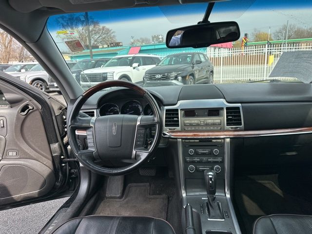 Used 2011 Black Lincoln Base image 26