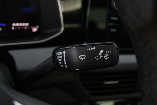 Used 2025 Black Volkswagen 1.5T SE image 10